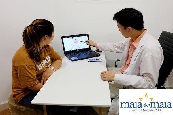 Hình ảnh : Thạc sỹ - Bác sĩ Nguyễn Văn Hoàn tư vấn và hỗ trợ điều trị thâm nách tại PK Maia&Maia