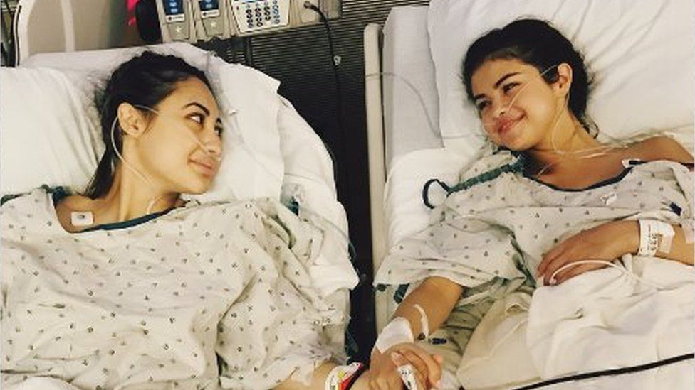 ca sĩ Selena Gomez phải tiến hành ghép thận
