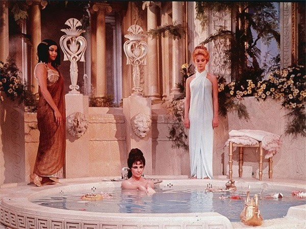 Bí quyết chăm sóc da của nữ hoàng CleoPatra Bí quyết chăm sóc da của nữ hoàng CleoPatra