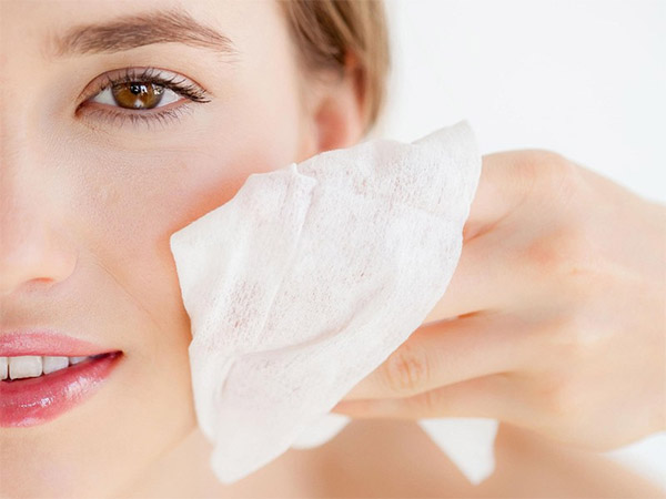 Không tẩy trang trước khi đi ngủ Không tẩy trang trước khi đi ngủ
