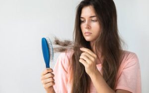 Hãy theo dõi sự thay đổi của tóc để có thể khắc phục vấn đề kịp thời