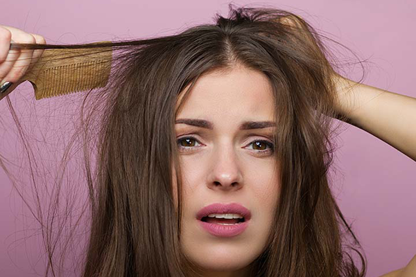 Nếu độ pH không ổn định, tóc dễ bị khô xơ và gãy rụng