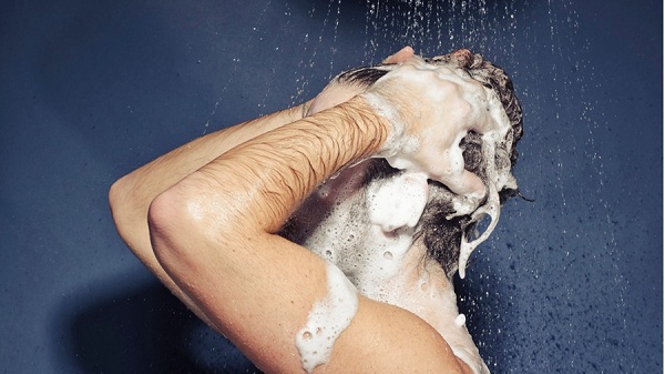 Hãy lưu ý tần suất gội đầu để không làm ảnh hưởng tới da đầu