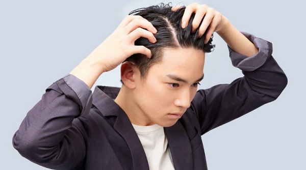 Tóc khô xơ ở nam giới không phải là vấn đề hiếm