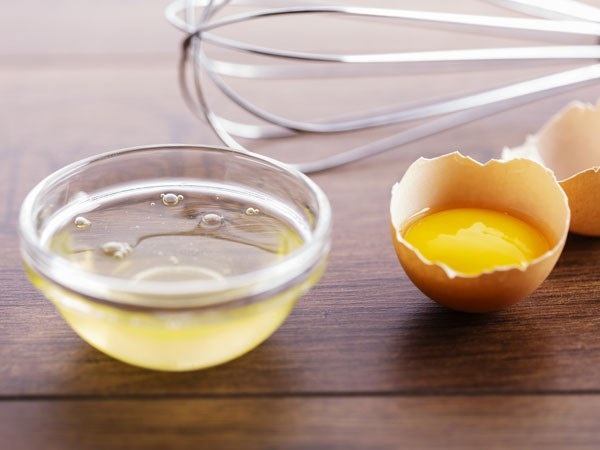 Trong lòng đỏ trứng có rất nhiều dưỡng chất tốt cho sự phát triển của tóc