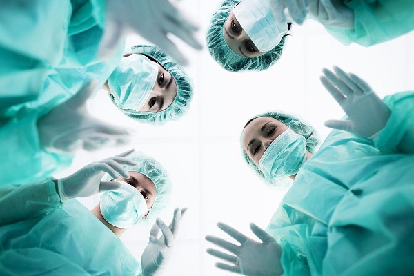 Thuốc gây mê hay các loại thuốc điều trị cũng sẽ ảnh hưởng tới tóc