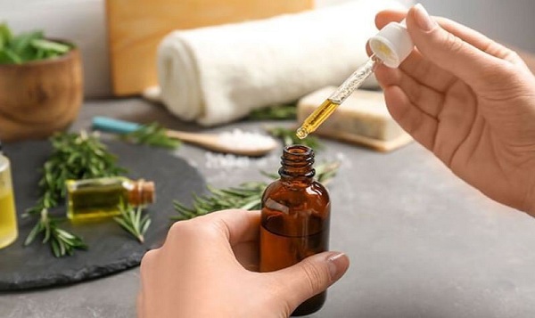 Các loại tinh dầu có tính chất chống viêm cũng có thể hạn chế tình trạng ngứa da đầu