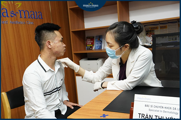 Điều trị và chăm sóc da mụn theo phác đồ của bác sĩ da liễu