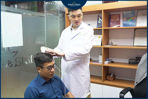 Bệnh rụng tóc ở nam giới có thể bị ảnh hưởng bởi yếu tố di truyền