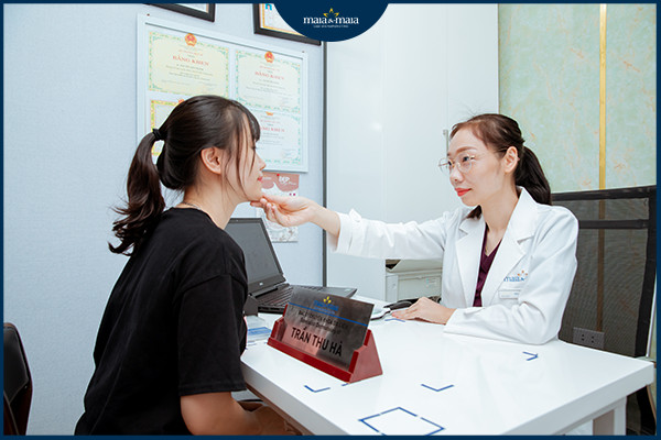Bạn nên điều trị nám với bác sĩ da liễu thay vì tự sử dụng các phương pháp cải thiện nám da tại nhà