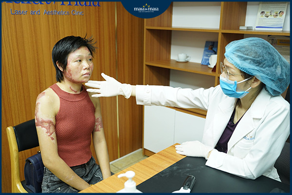 Cần thăm khám trực tiếp để đánh giá đúng tình trạng sẹo