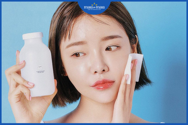 Làm sạch da mặt là bước không thể thiếu để ngăn ngừa lỗ chân lông to