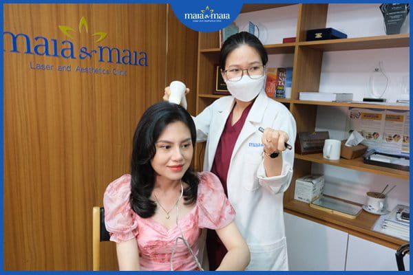 Chân tóc yếu thiếu chất gì