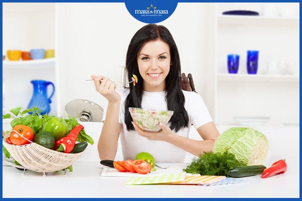 chân tóc yếu cần bổ sung vitamin