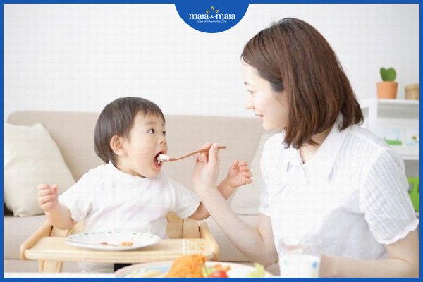 Trẻ rụng tóc là thiếu chất gì