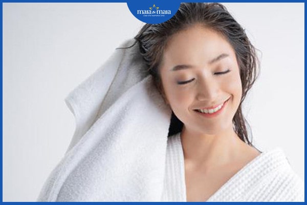 Gội đầu nhiều có rụng tóc không