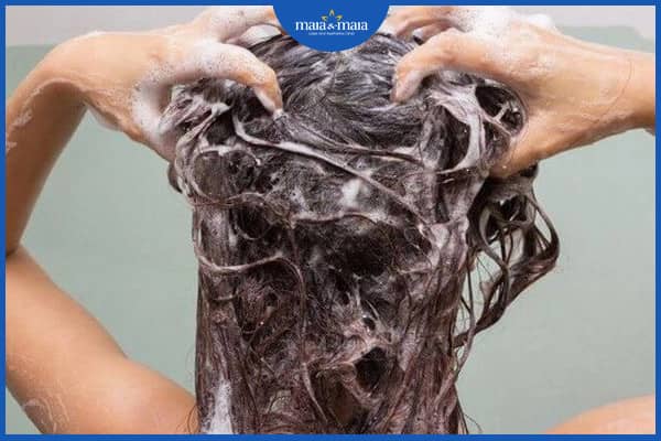 Rụng tóc khi gội đầu